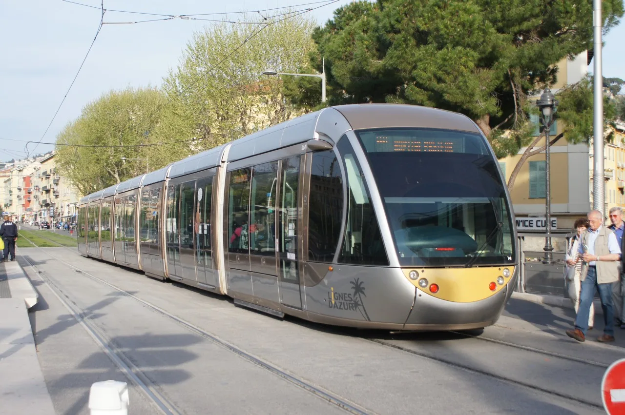 Nice : tramway et bus sans effort
